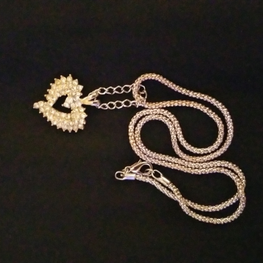 Asymmetrical Heart Pendant - Picture 7 of 7
